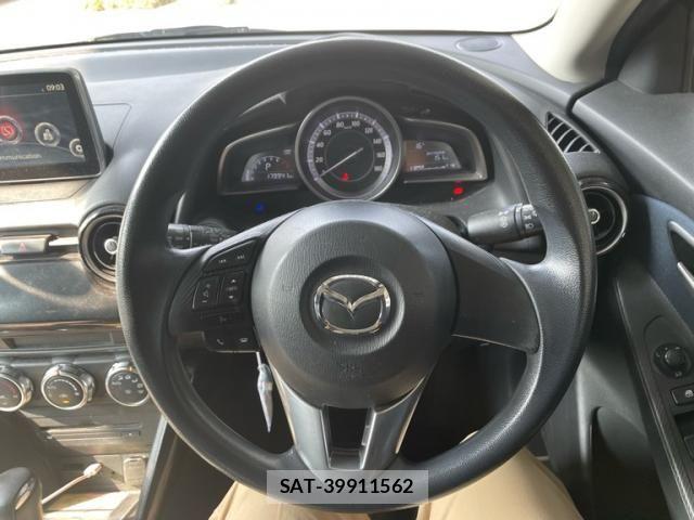 Mazda DEMIO 2015-03 7217693-15