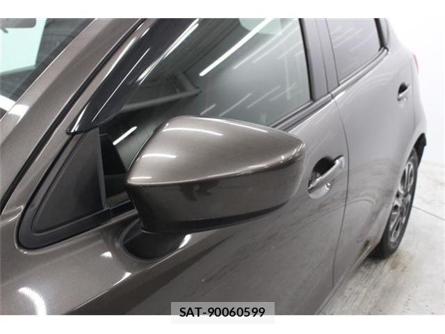 Mazda DEMIO 2015-11 7250549-16