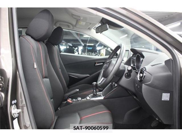 Mazda DEMIO 2015-11 7250549-28