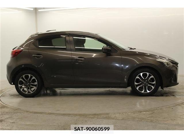 Mazda DEMIO 2015-11 7250549-3