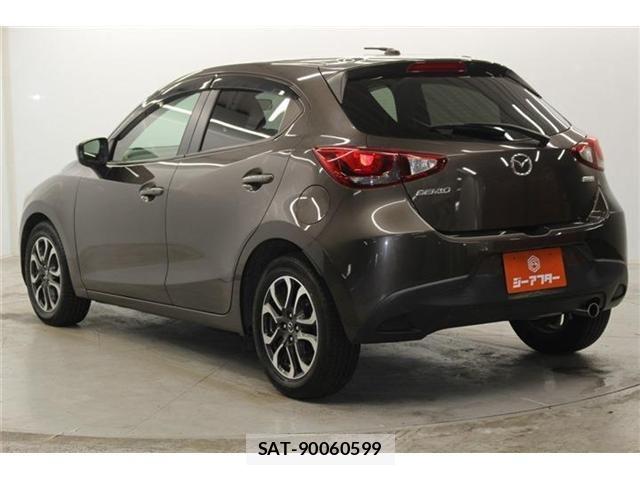 Mazda DEMIO 2015-11 7250549-6