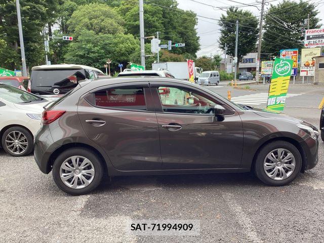Mazda DEMIO 2019-08 7326770-12