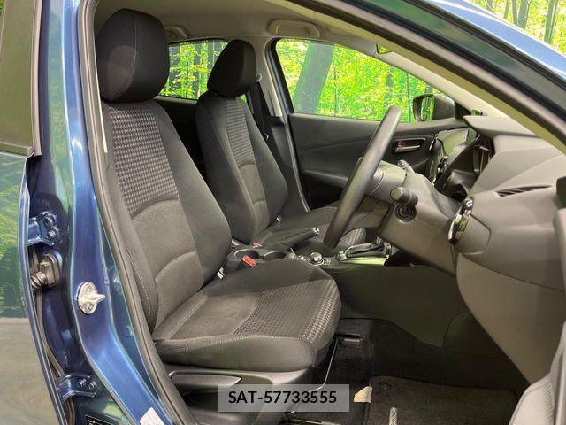 Mazda DEMIO 2017-10 7326779-7