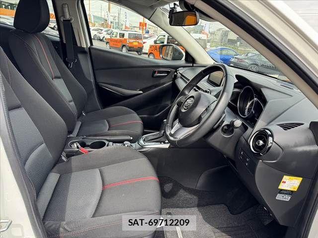 Mazda DEMIO 2015-03 7357564-15