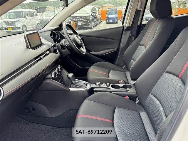 Mazda DEMIO 2015-03 7357564-17