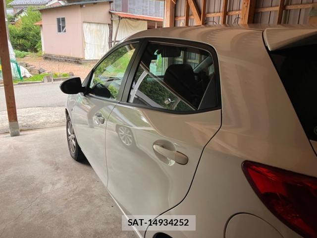 Mazda DEMIO 2013-02 7357569-2
