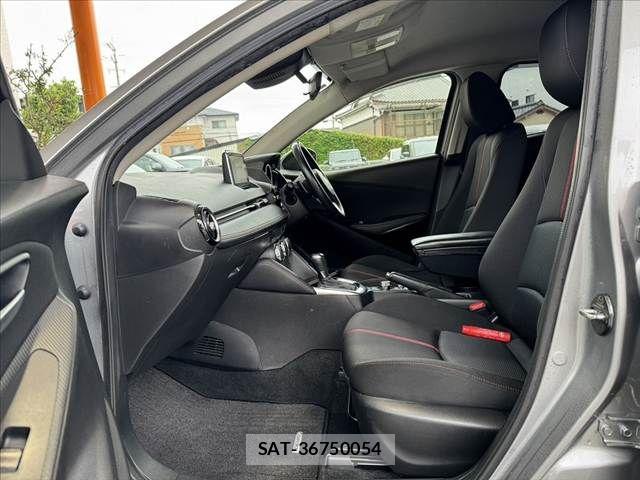 Mazda DEMIO 2015-09 7357565-17