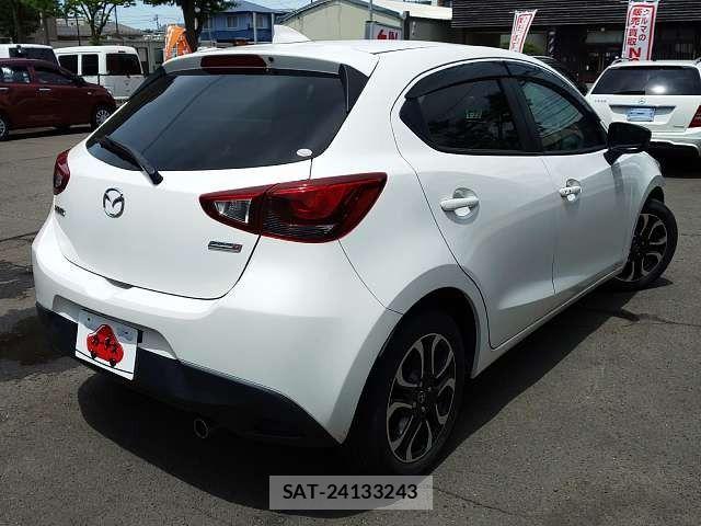 Mazda DEMIO 2015-07 7357562-2