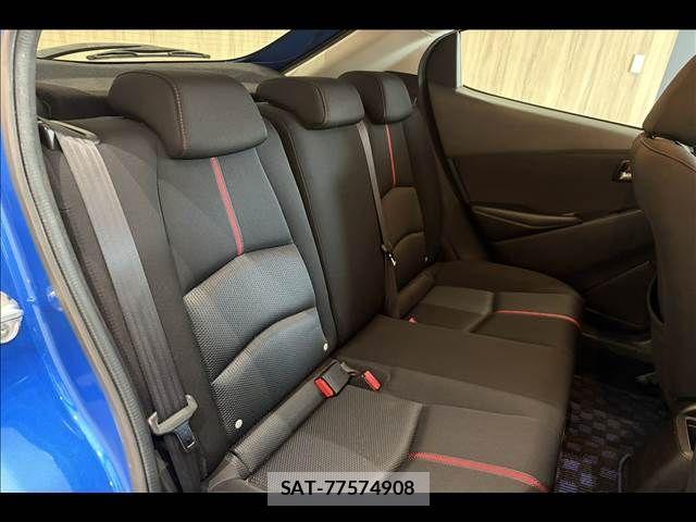 Mazda DEMIO 2015-11 7391974-10