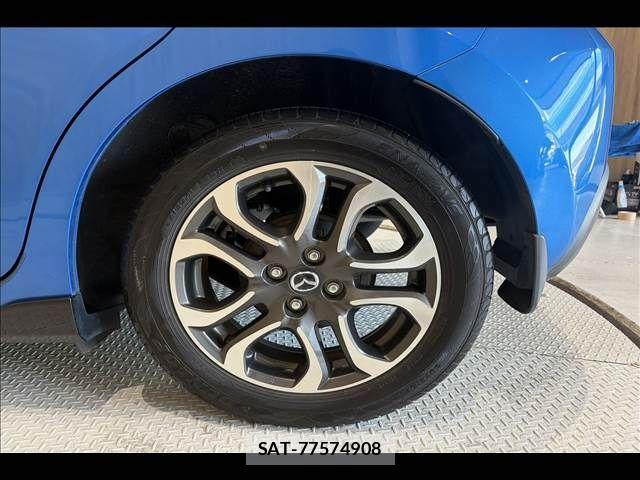 Mazda DEMIO 2015-11 7391974-15