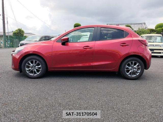 Mazda DEMIO 2018-04 7454028-11