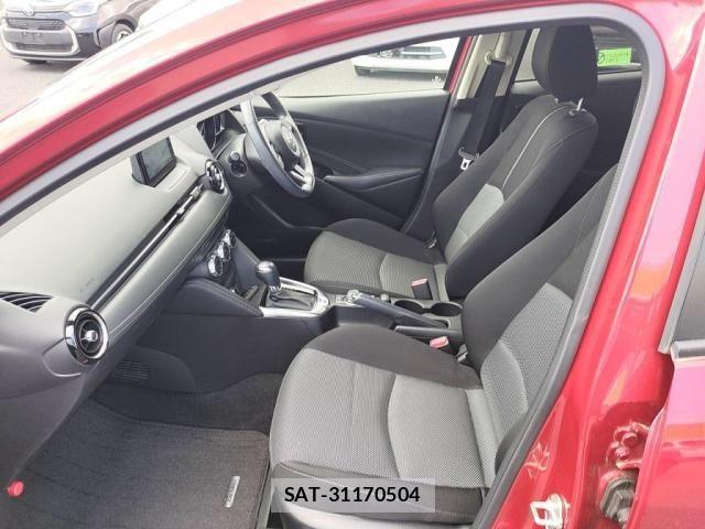 Mazda DEMIO 2018-04 7454028-21