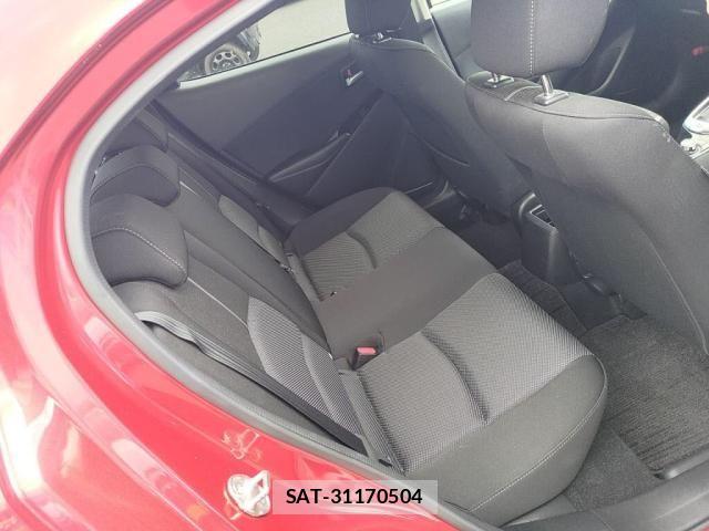 Mazda DEMIO 2018-04 7454028-23
