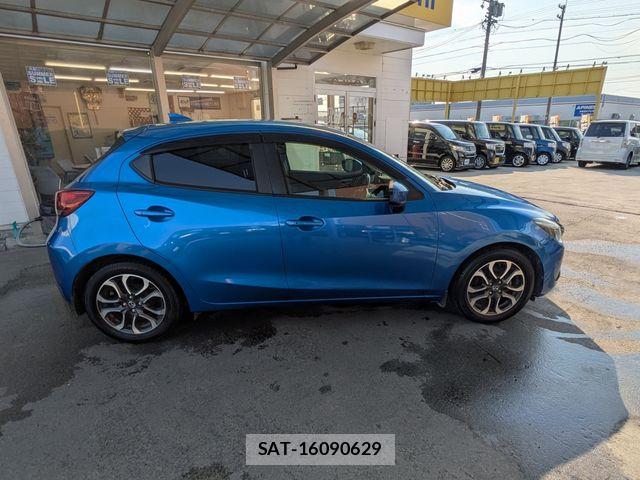 Mazda DEMIO 2015-03 7454042-17