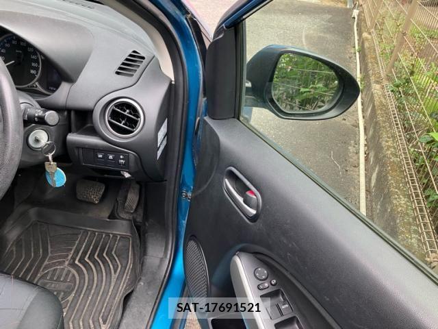 Mazda DEMIO 2013-08 7454053-13