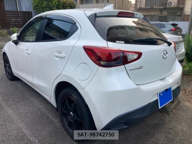 Mazda DEMIO 2014-12 7454045-2