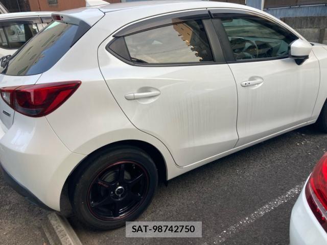 Mazda DEMIO 2014-12 7454045-3