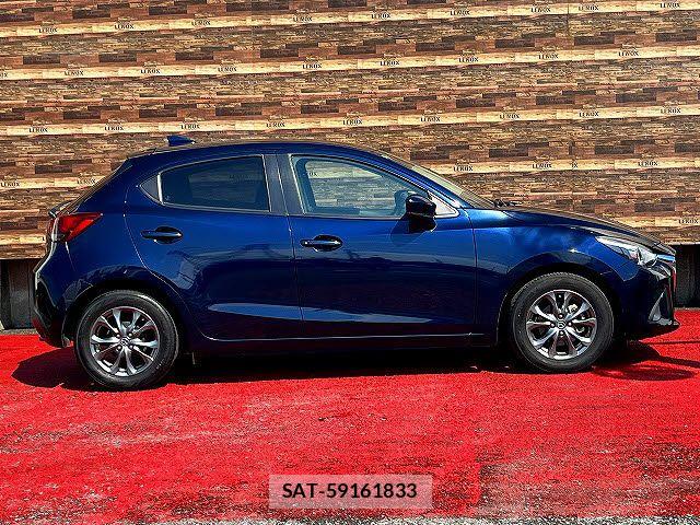 Mazda DEMIO 2018-11 7454026-17