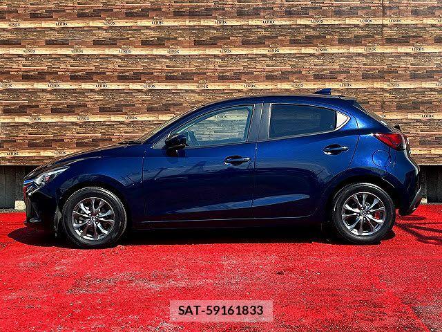 Mazda DEMIO 2018-11 7454026-23