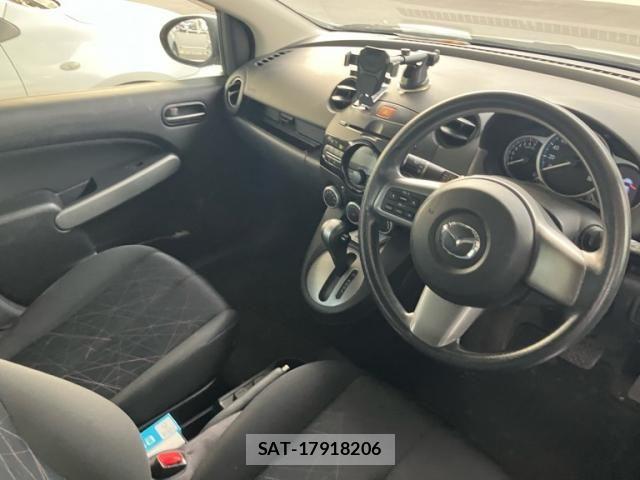 Mazda DEMIO 2012-07 7454050-13