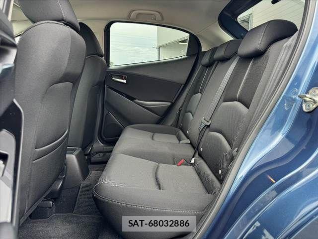 Mazda DEMIO 2017-06 7454032-17
