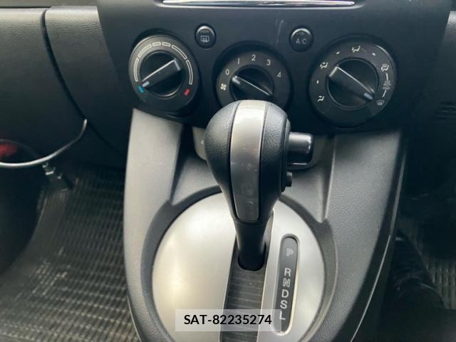 Mazda DEMIO 2012-11 7454055-11