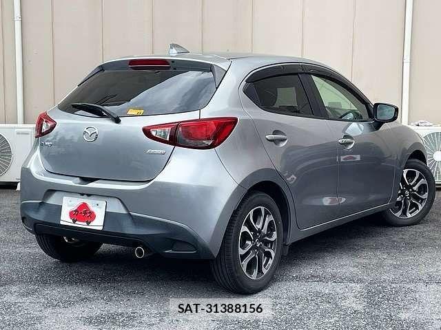 Mazda DEMIO 2015-07 7454034-2