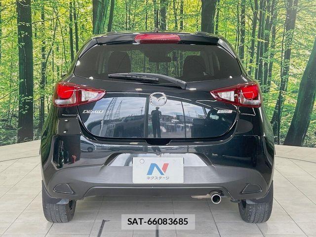 Mazda DEMIO 2014-11 7454040-15