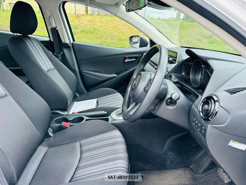 Mazda DEMIO 2019 7335632-11