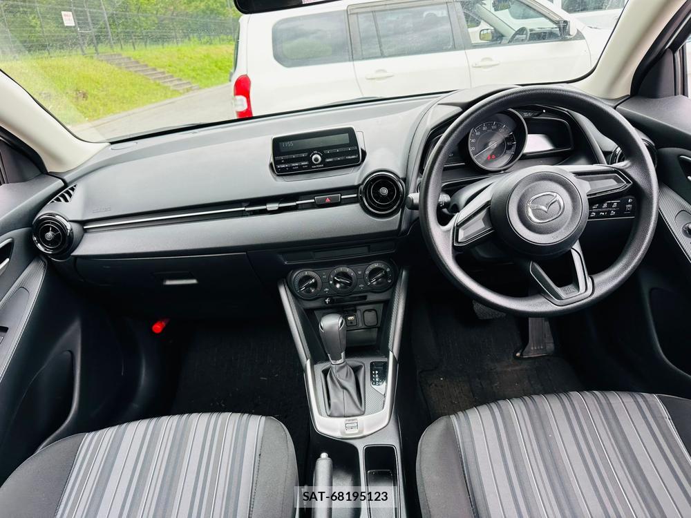 Mazda DEMIO 2019 7335632-12