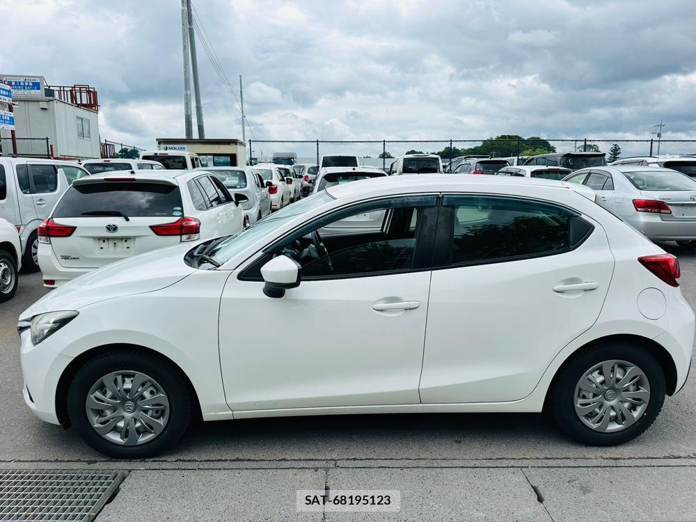 Mazda DEMIO 2019 7335632-1
