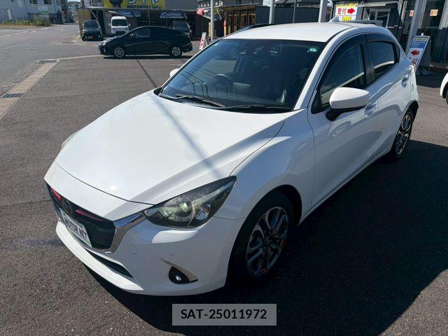 Mazda DEMIO 2017-04 7508546-0