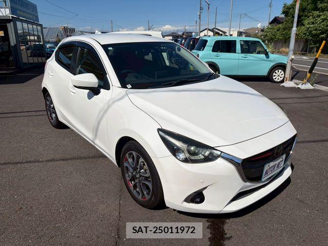 Mazda DEMIO 2017-04 7508546-17