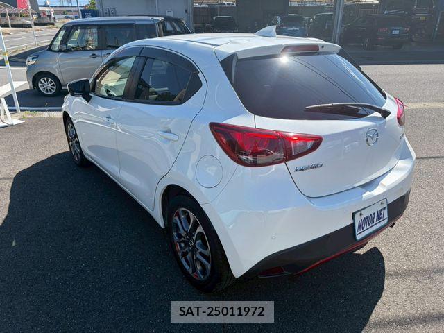 Mazda DEMIO 2017-04 7508546-20