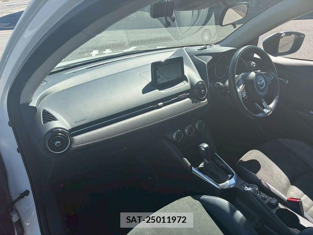 Mazda DEMIO 2017-04 7508546-2