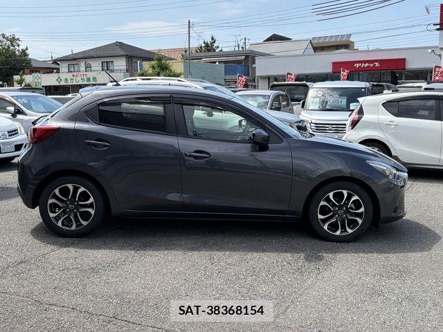 Mazda DEMIO 2014-11 7508547-6