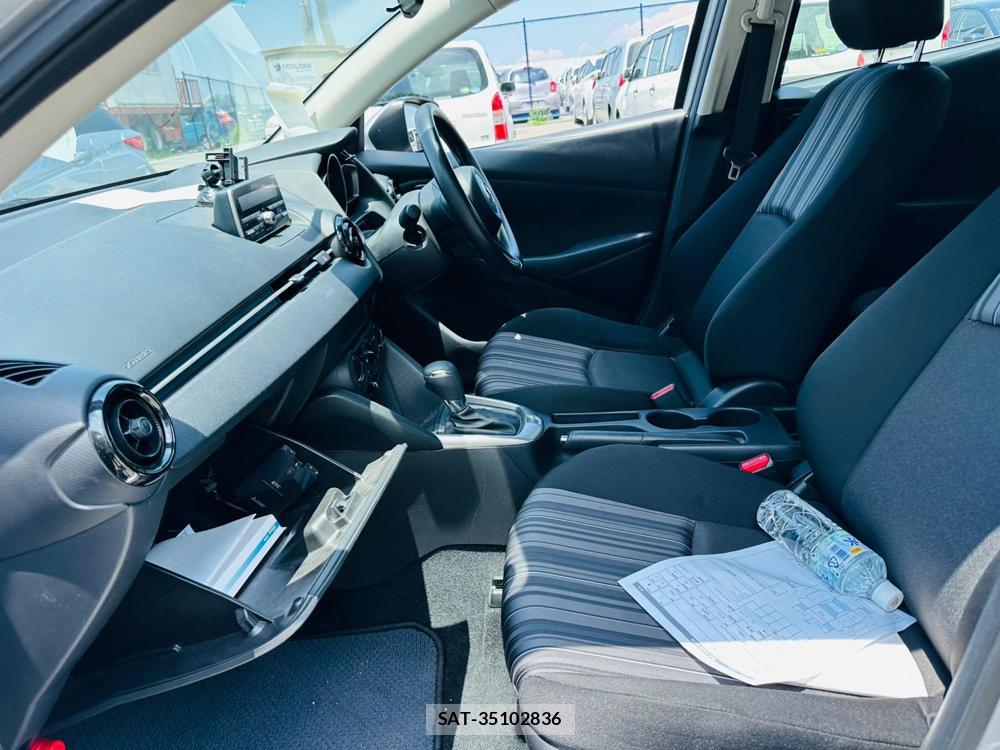 Mazda DEMIO 2019-06 7534089-10