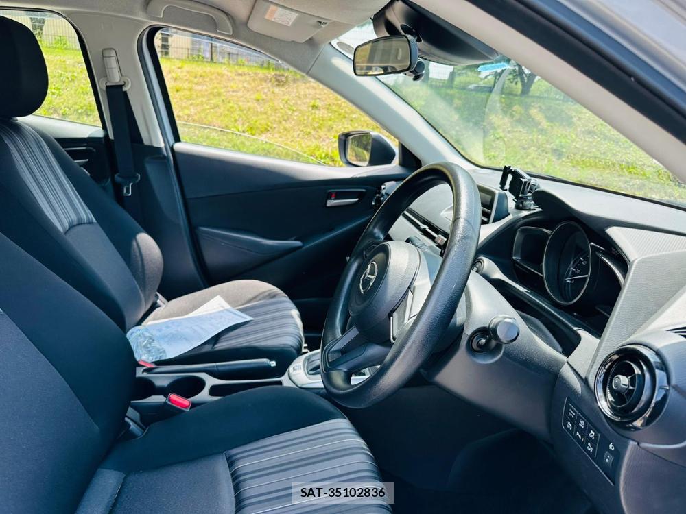 Mazda DEMIO 2019-06 7534089-11