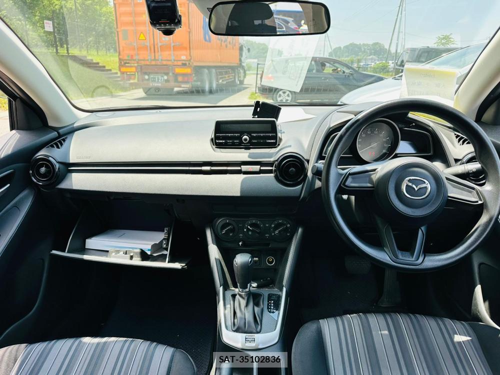 Mazda DEMIO 2019-06 7534089-12
