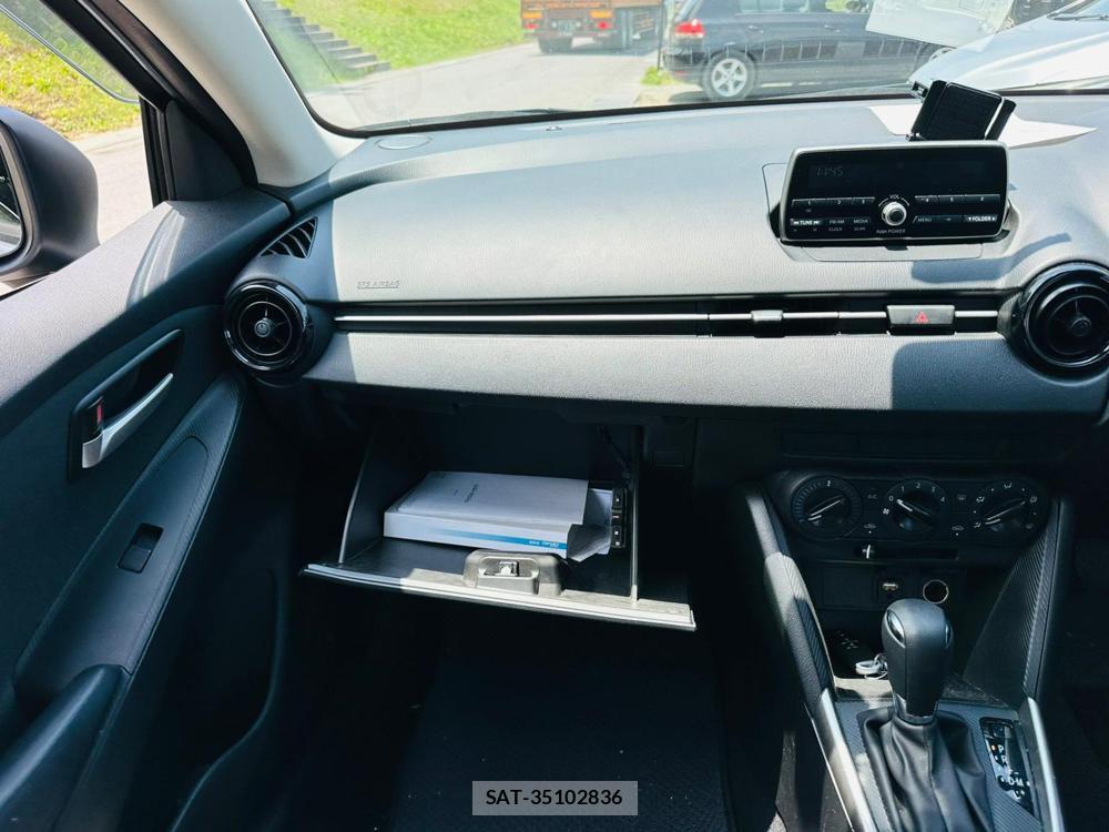 Mazda DEMIO 2019-06 7534089-16