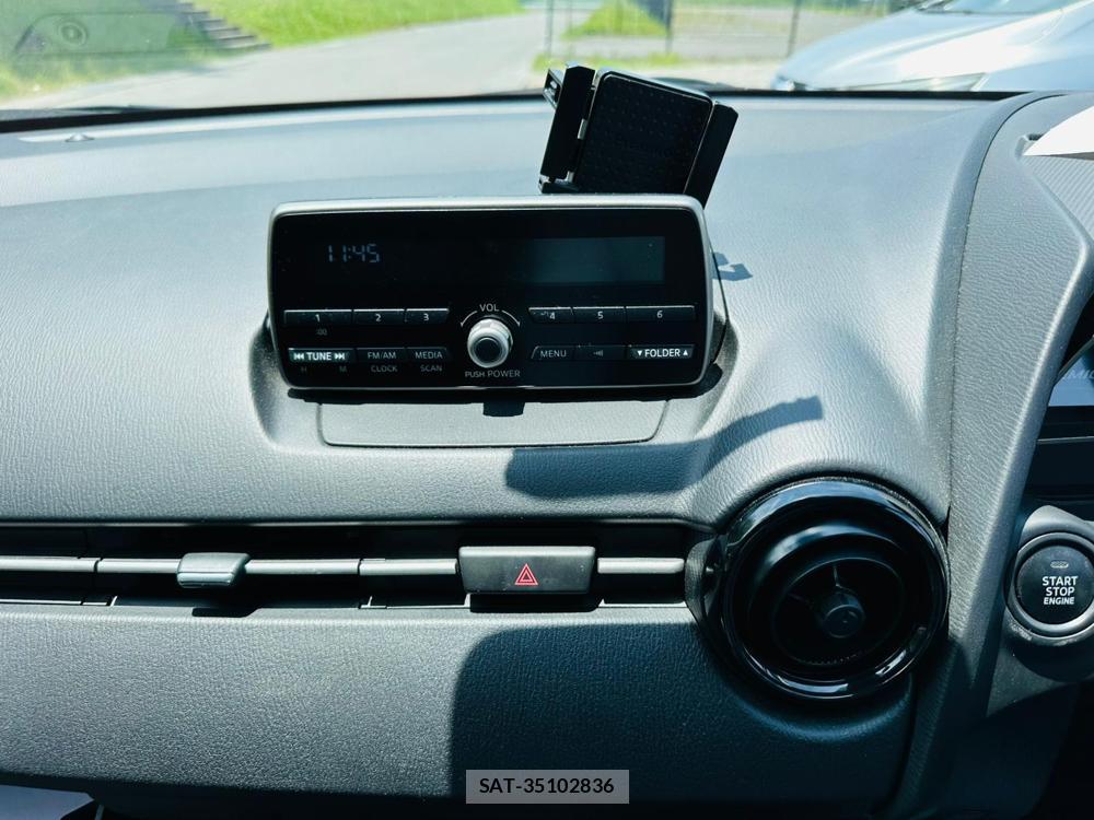 Mazda DEMIO 2019-06 7534089-17