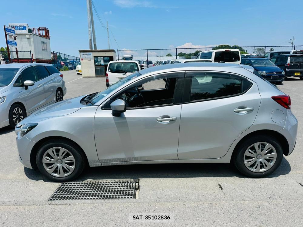 Mazda DEMIO 2019-06 7534089-1
