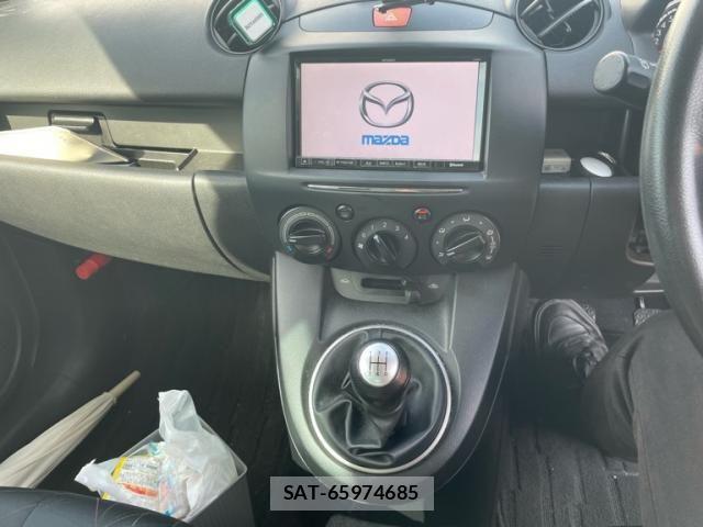 Mazda DEMIO 2013-07 7562061-22