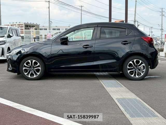 Mazda DEMIO 2016-12 7616269-15