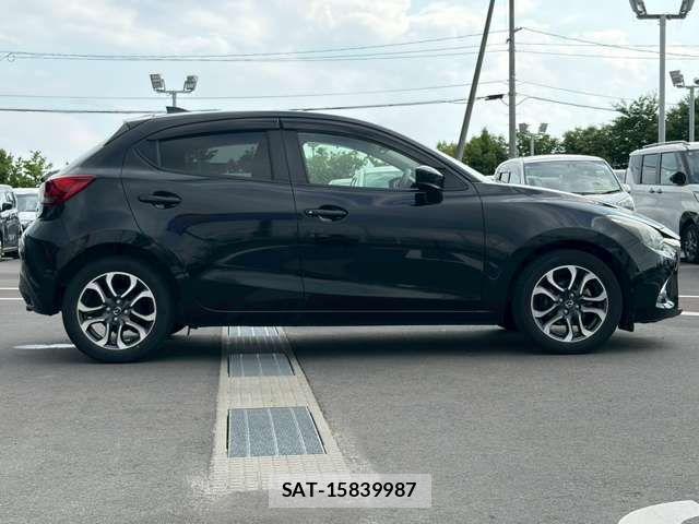 Mazda DEMIO 2016-12 7616269-18