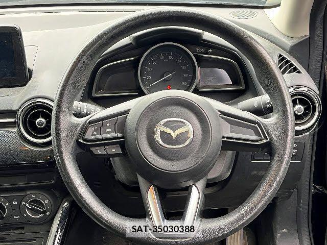 Mazda DEMIO 2017-10 7616268-11