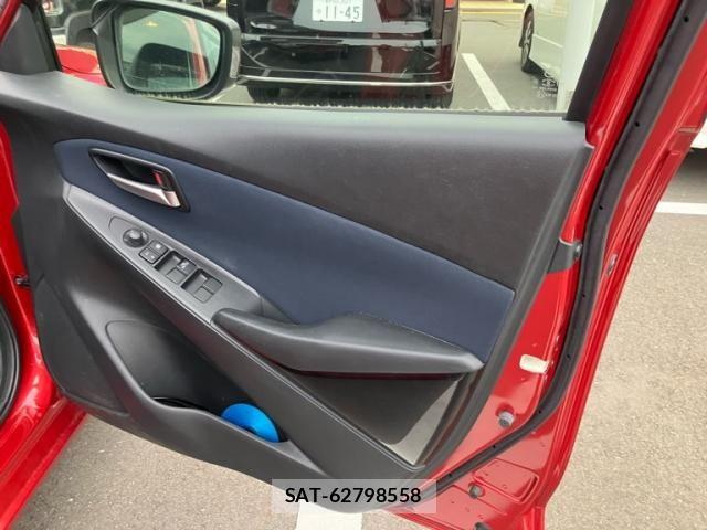 Mazda DEMIO 2015-08 7616273-8