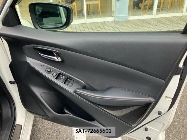 Mazda DEMIO 2014-12 7616276-13