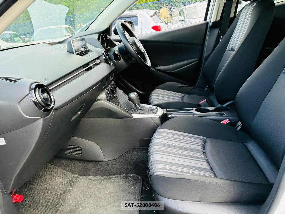 Mazda DEMIO 2019-06 7587624-10