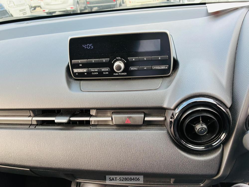 Mazda DEMIO 2019-06 7587624-16